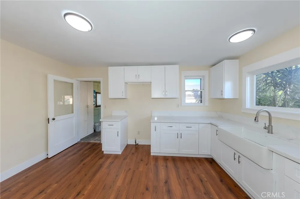 1619 S Glendora Avenue Glendora, CA 91740