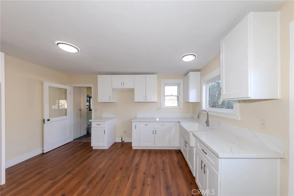 1619 S Glendora Avenue Glendora, CA 91740