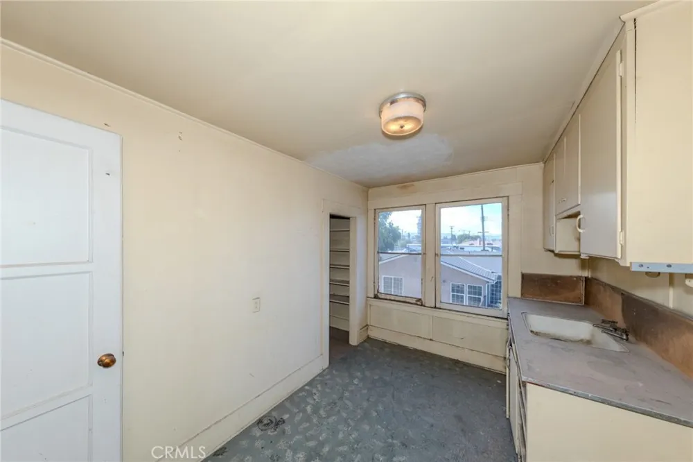 1619 S Glendora Avenue Glendora, CA 91740