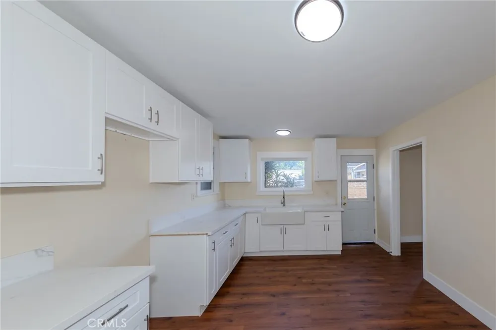 1619 S Glendora Avenue Glendora, CA 91740