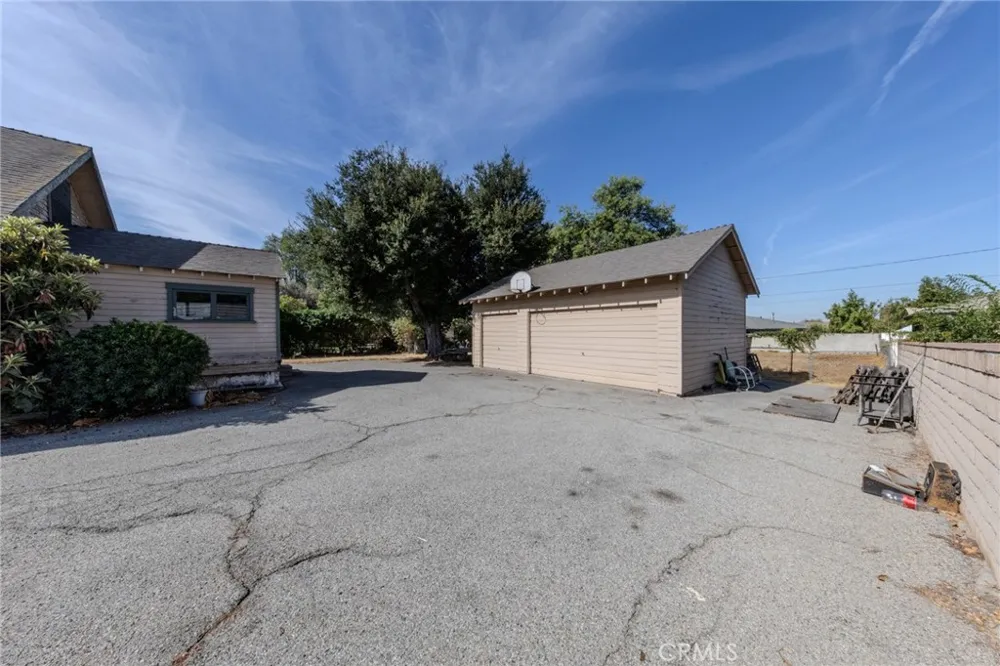 1619 S Glendora Avenue Glendora, CA 91740