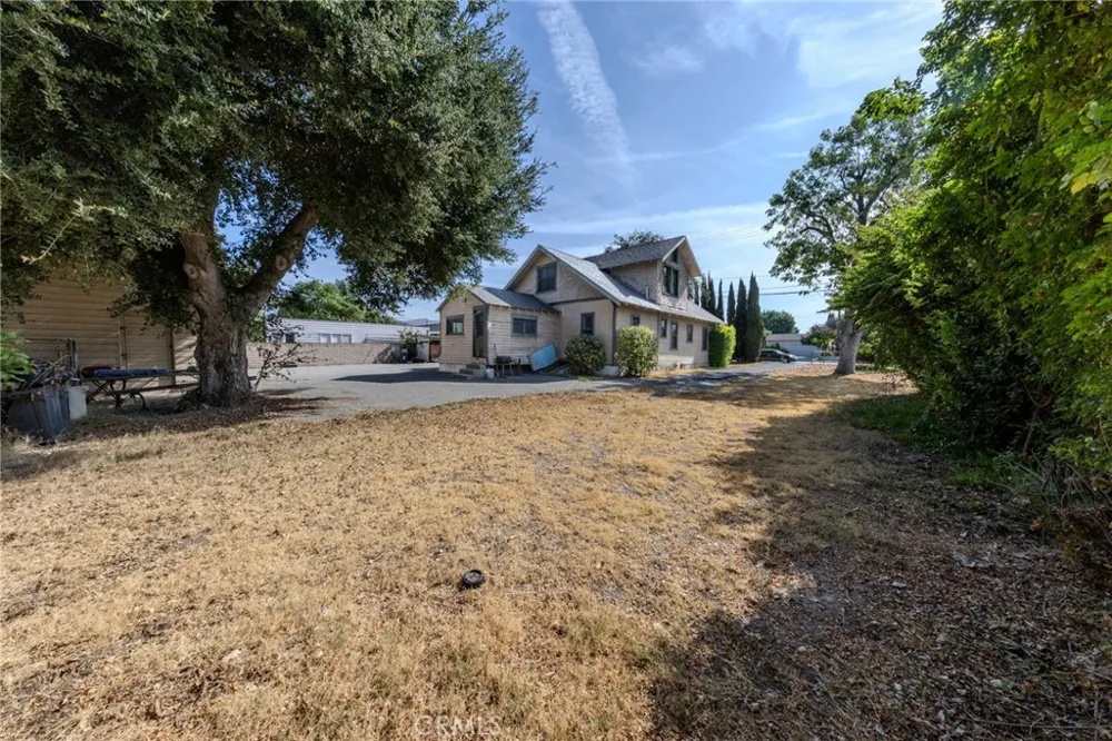 1619 S Glendora Avenue Glendora, CA 91740