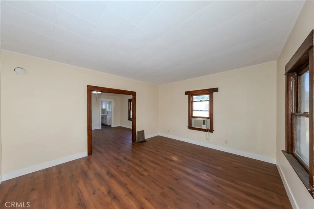 1619 S Glendora Avenue Glendora, CA 91740