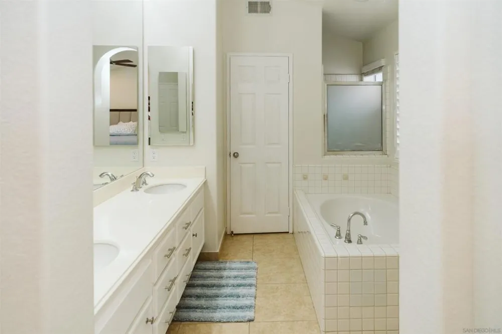 11128 Accra Lane San Diego, CA 92131