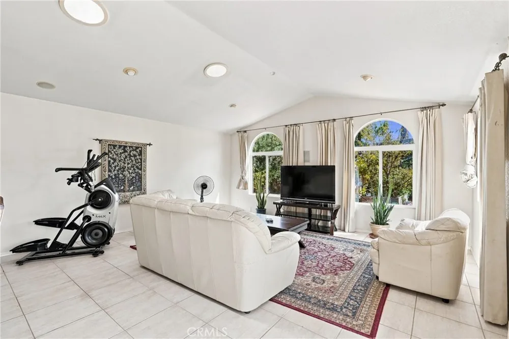 4390 Valley Drive Santa Maria, CA 93455