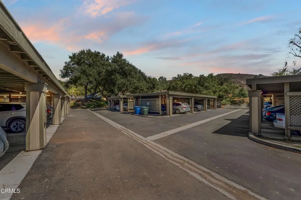 824 Pinetree Circle #31 Thousand Oaks, CA 91360