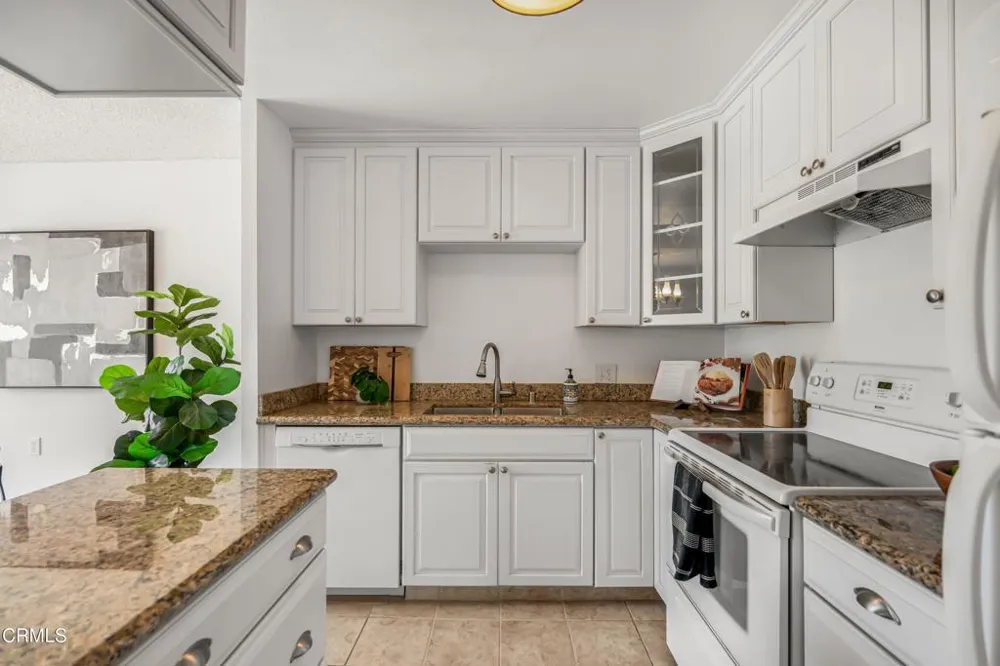 824 Pinetree Circle #31 Thousand Oaks, CA 91360