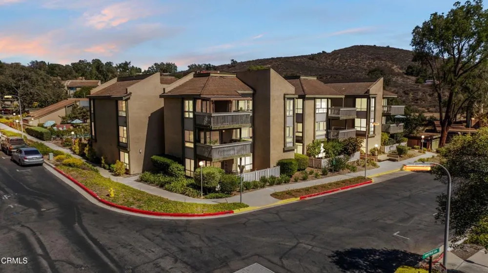 824 Pinetree Circle #31 Thousand Oaks, CA 91360