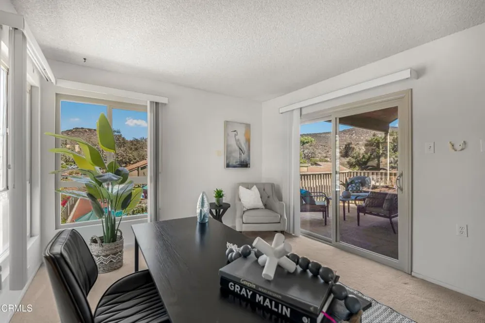 824 Pinetree Circle #31 Thousand Oaks, CA 91360