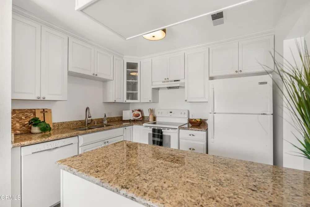 824 Pinetree Circle #31 Thousand Oaks, CA 91360
