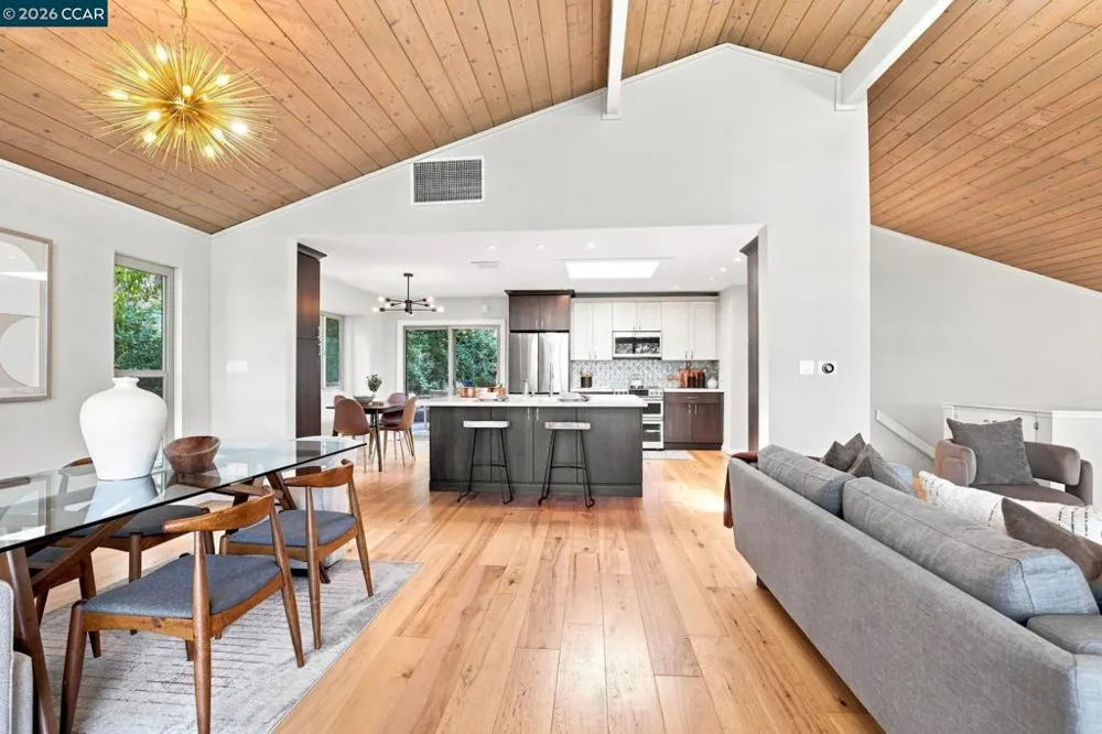 859 Mountain View Dr Lafayette, CA 94549