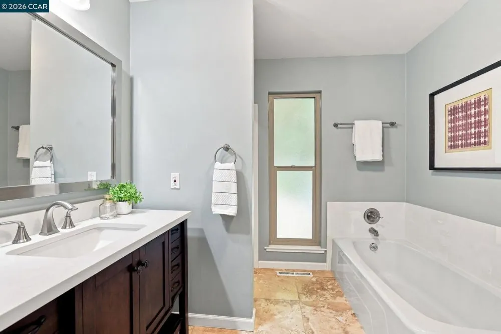 859 Mountain View Dr Lafayette, CA 94549