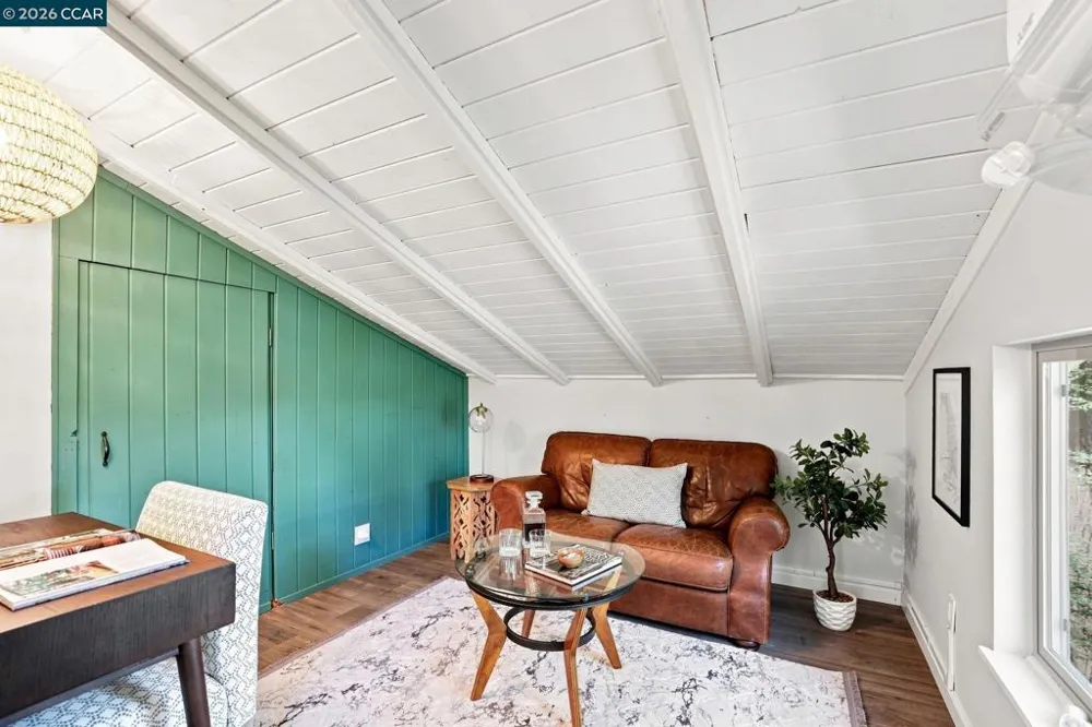 859 Mountain View Dr Lafayette, CA 94549