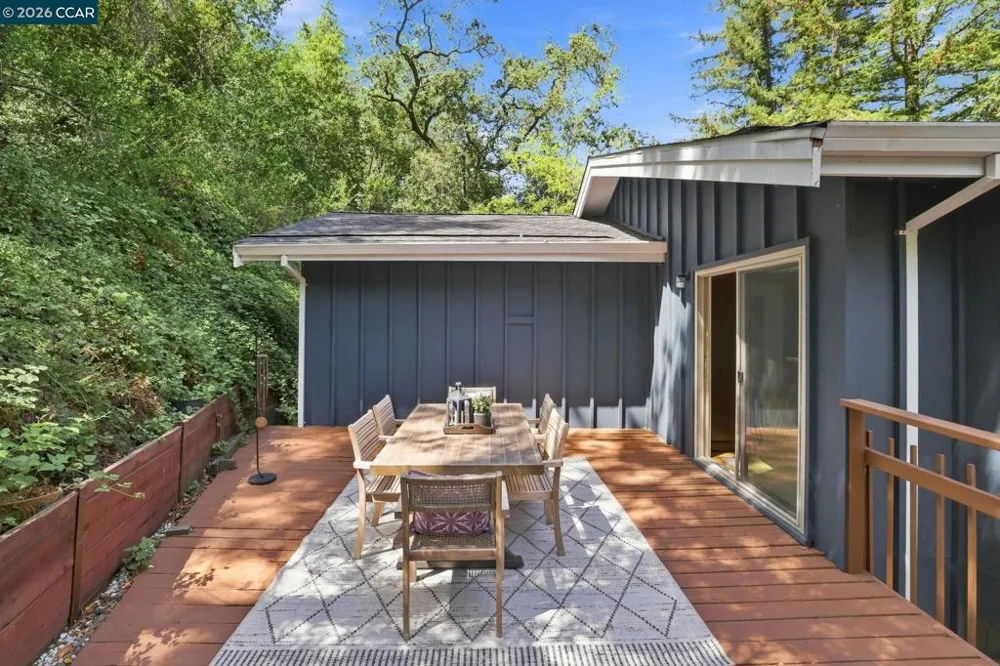 859 Mountain View Dr Lafayette, CA 94549