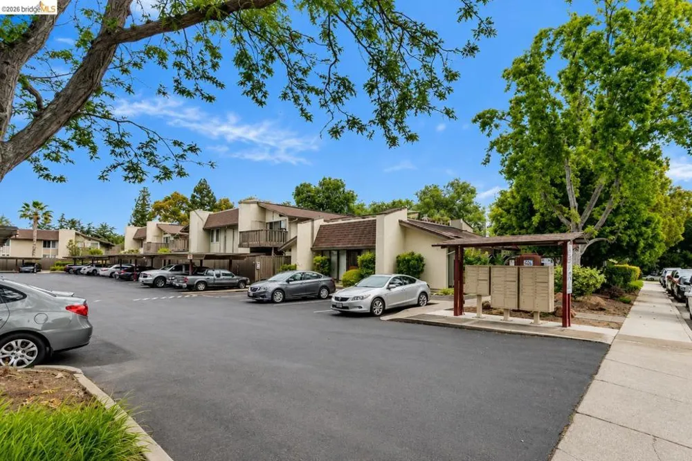 51 Massolo Dr #C Pleasant Hill, CA 94523