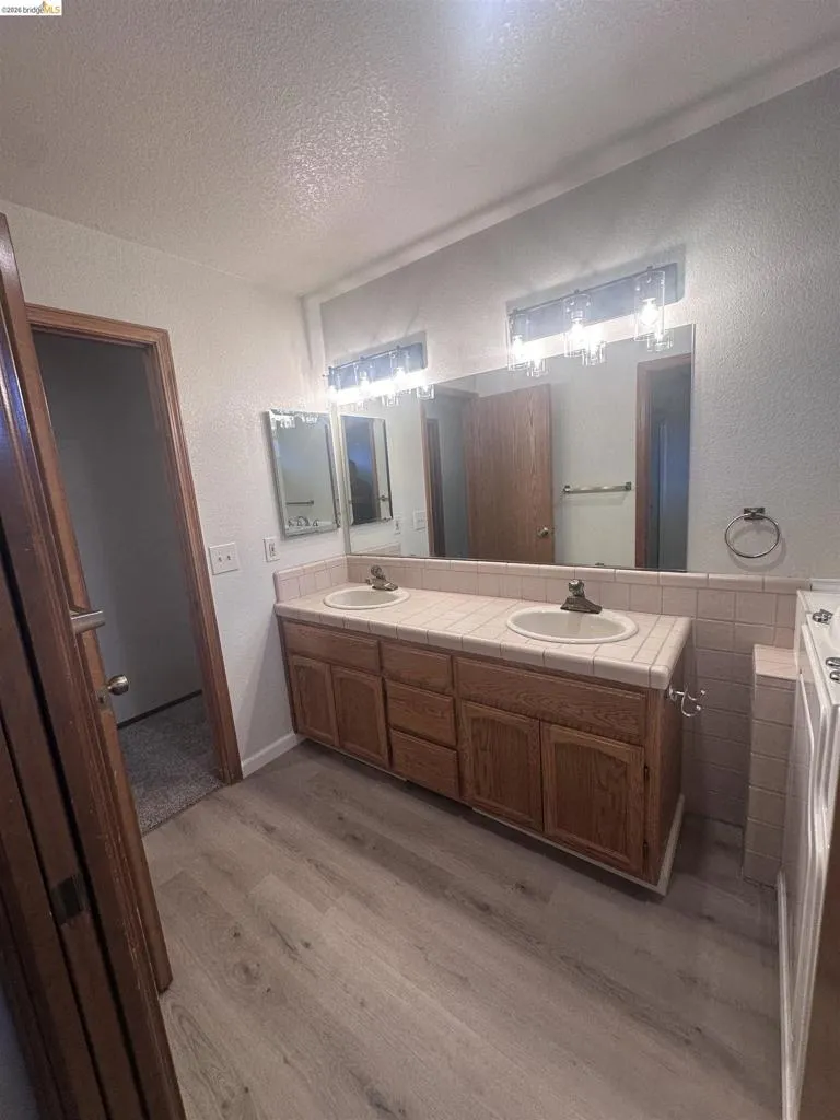 21120 HEMLOCK  ST. Groveland, CA 95321