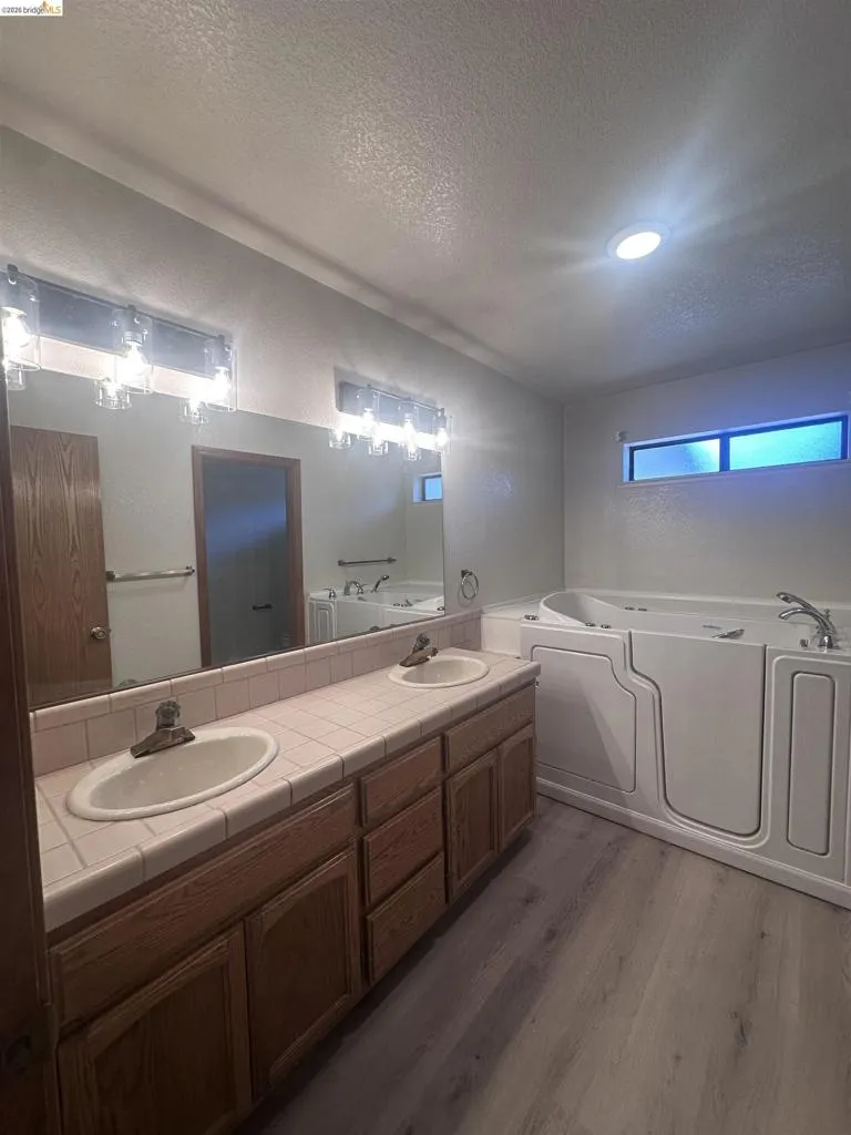21120 HEMLOCK  ST. Groveland, CA 95321
