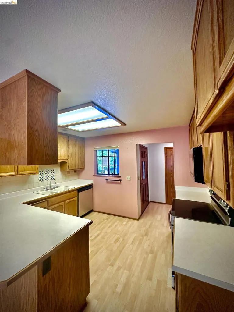 21120 HEMLOCK  ST. Groveland, CA 95321