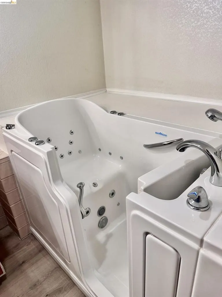 21120 HEMLOCK  ST. Groveland, CA 95321