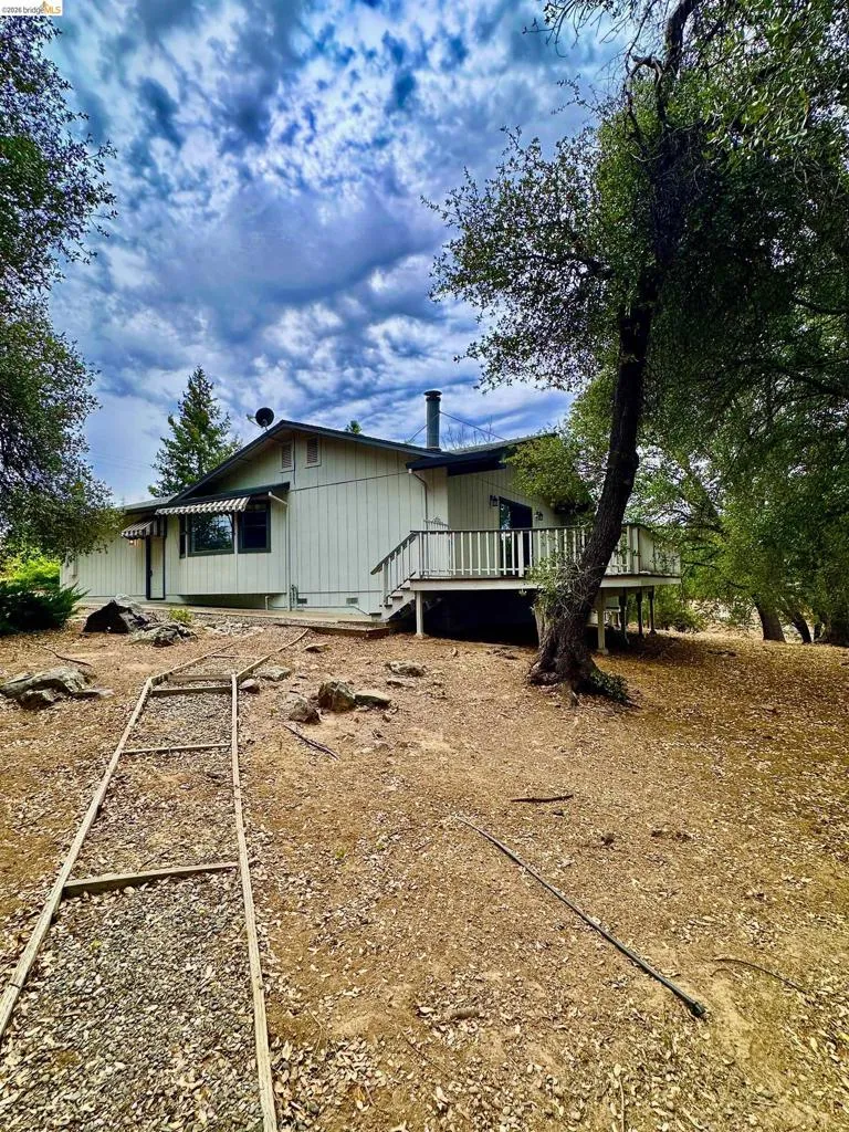 21120 HEMLOCK  ST. Groveland, CA 95321