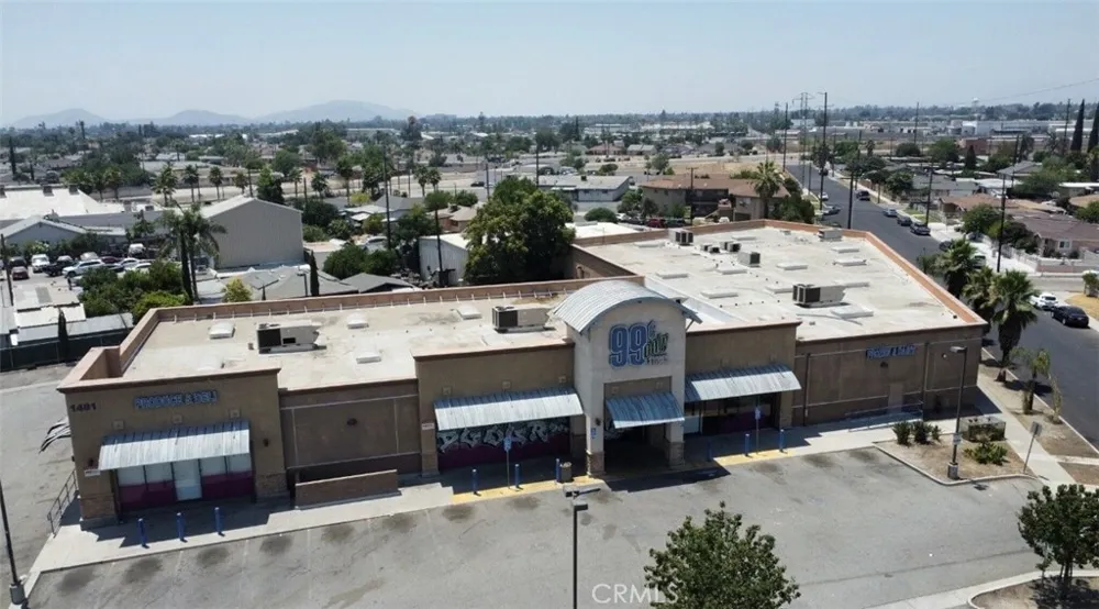 1481 La Cadena Colton, CA 92324