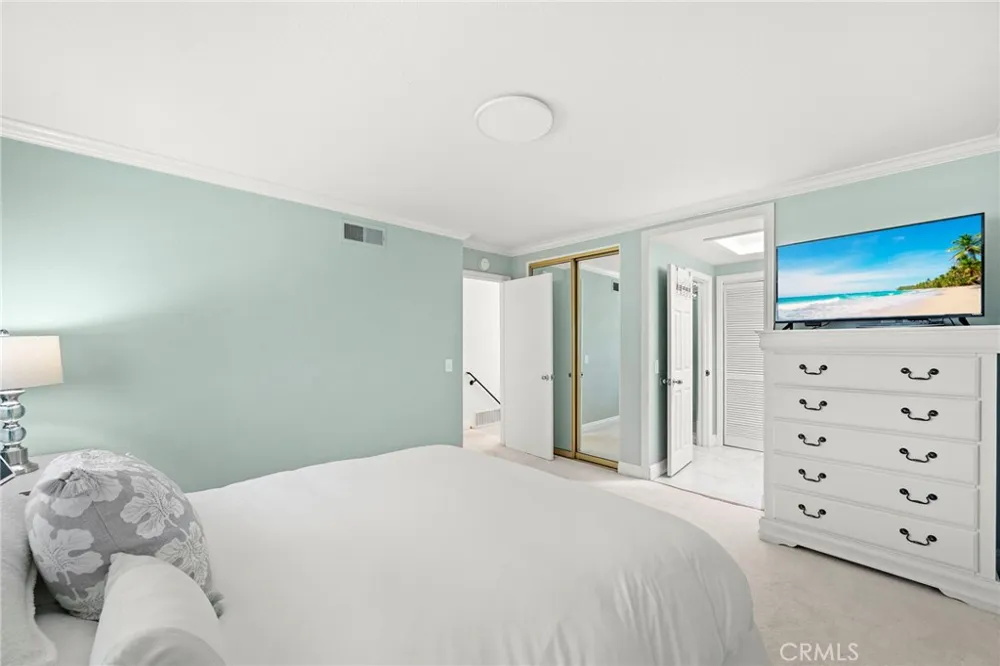 25042 Greenbay Drive Lake Forest, CA 92630
