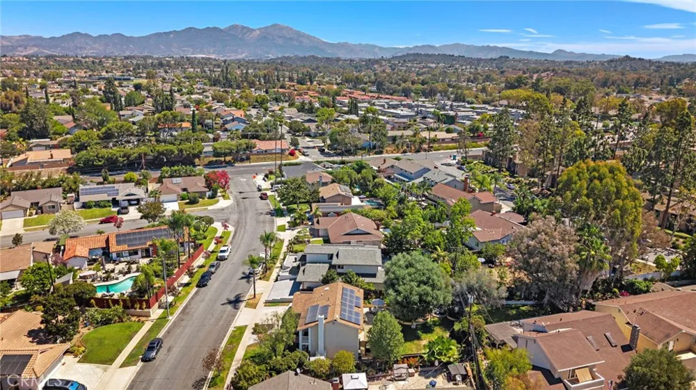 25042 Greenbay Drive Lake Forest, CA 92630