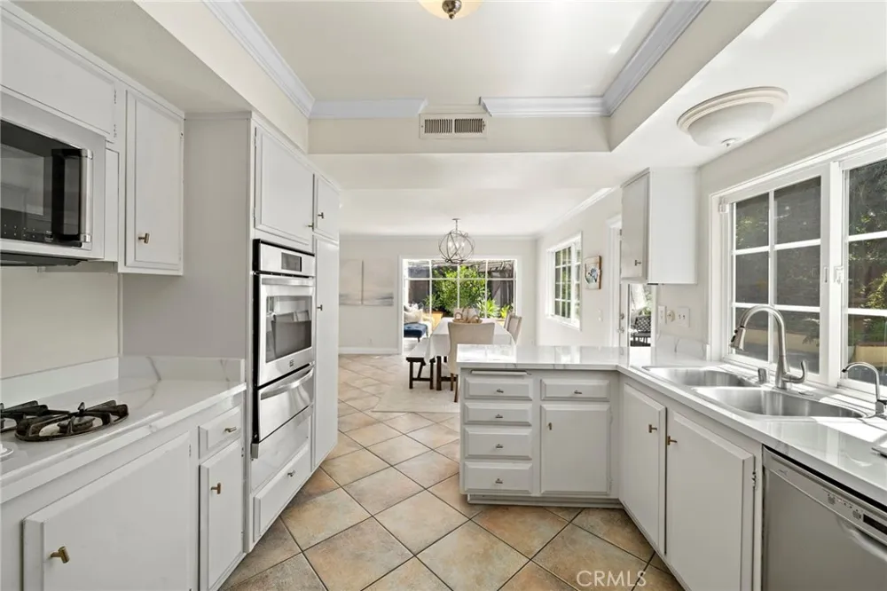 25042 Greenbay Drive Lake Forest, CA 92630