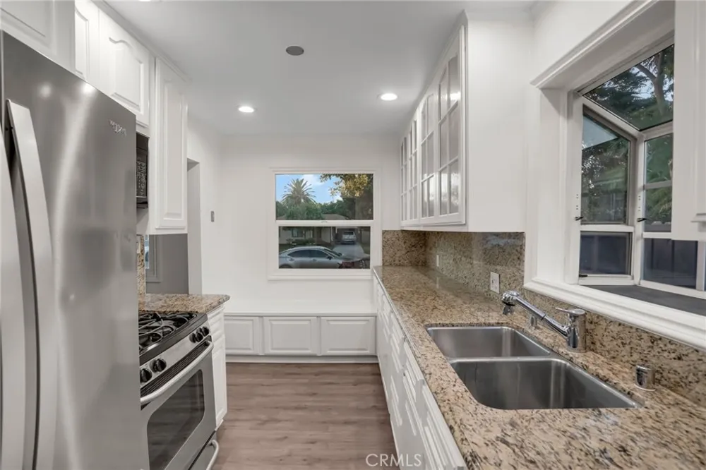 22432 Berdon Street Woodland Hills, CA 91367