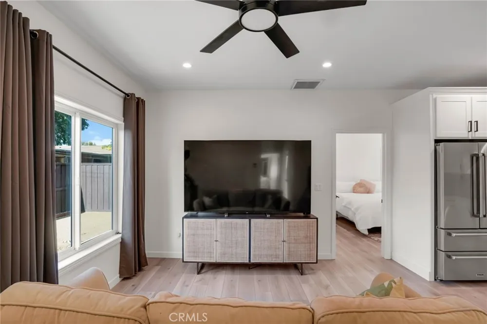 22432 Berdon Street Woodland Hills, CA 91367