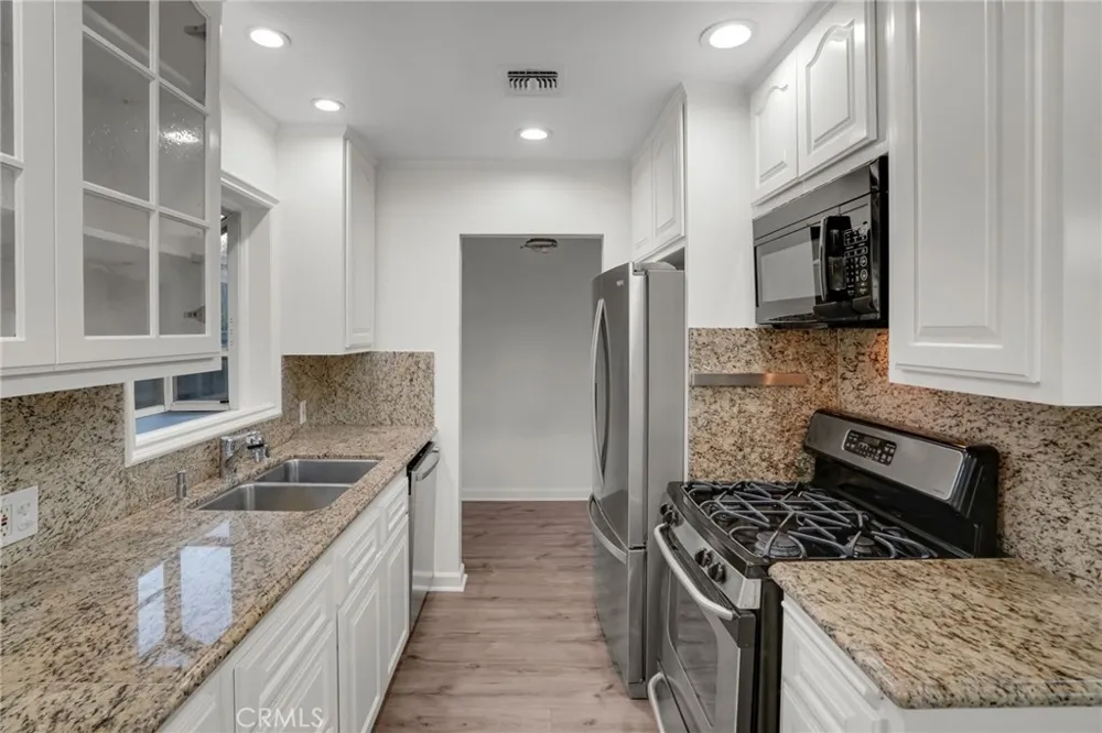22432 Berdon Street Woodland Hills, CA 91367