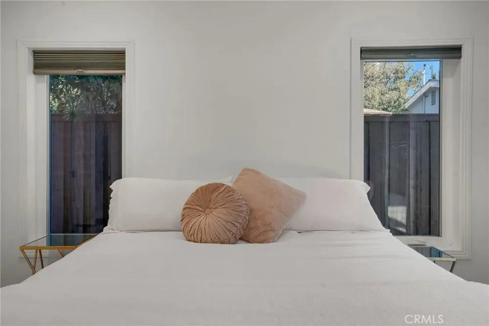 22432 Berdon Street Woodland Hills, CA 91367