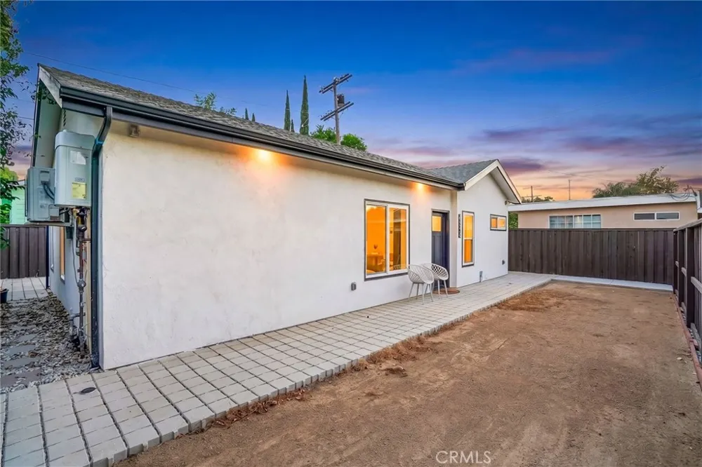 22432 Berdon Street Woodland Hills, CA 91367