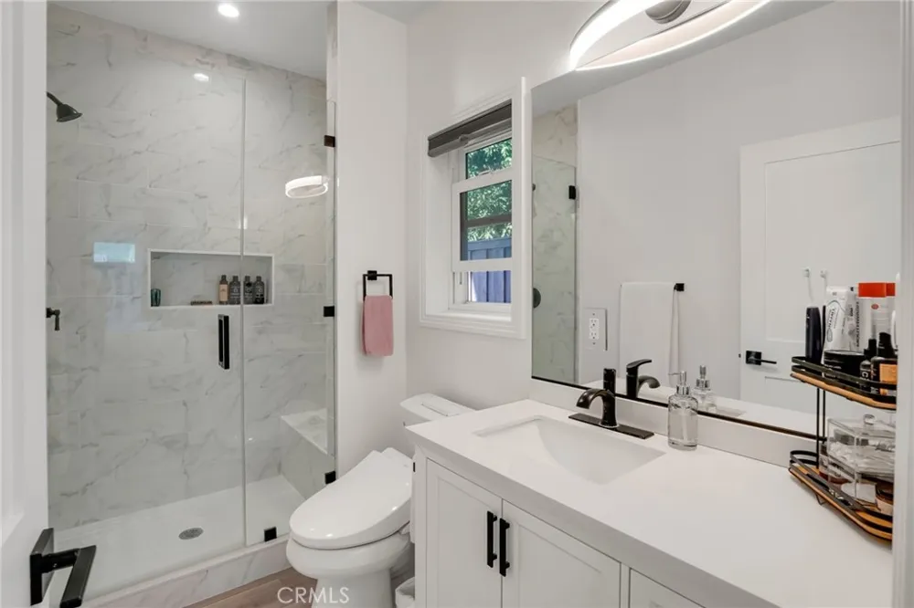 22432 Berdon Street Woodland Hills, CA 91367