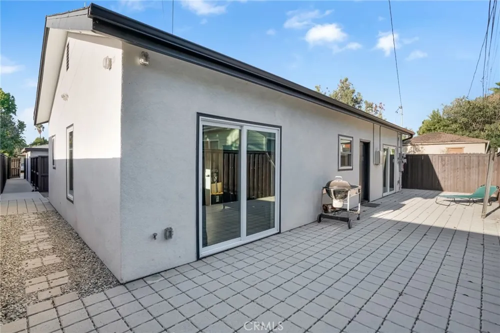 22432 Berdon Street Woodland Hills, CA 91367