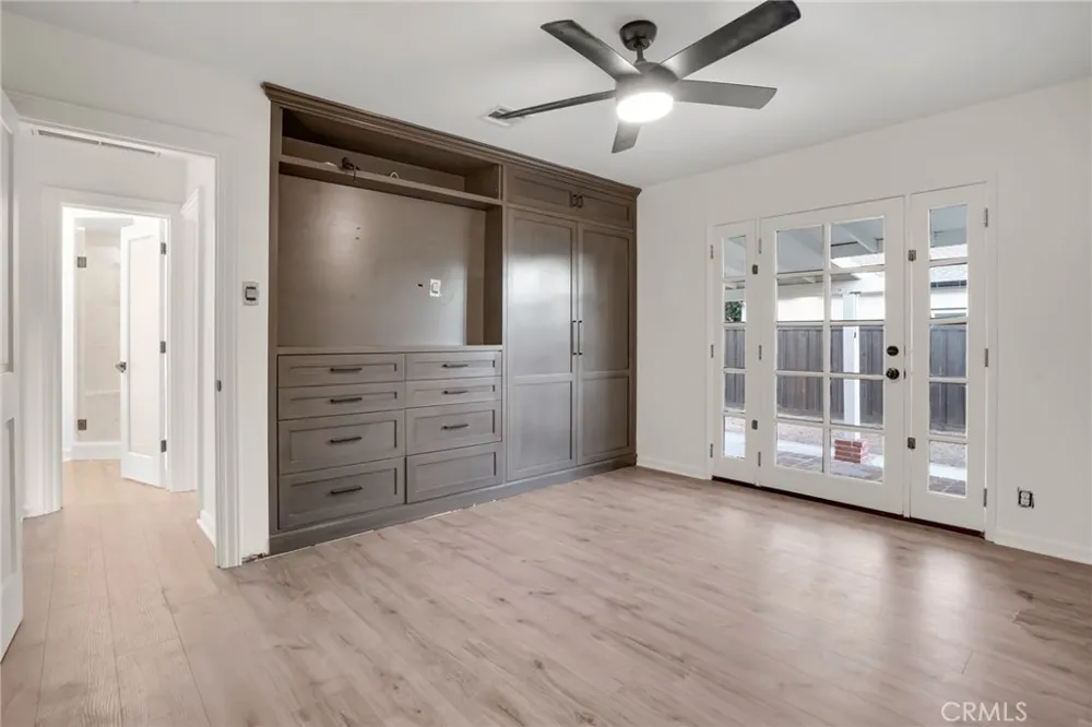 22432 Berdon Street Woodland Hills, CA 91367