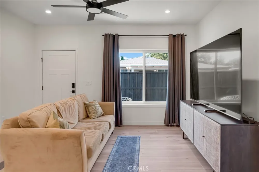 22432 Berdon Street Woodland Hills, CA 91367