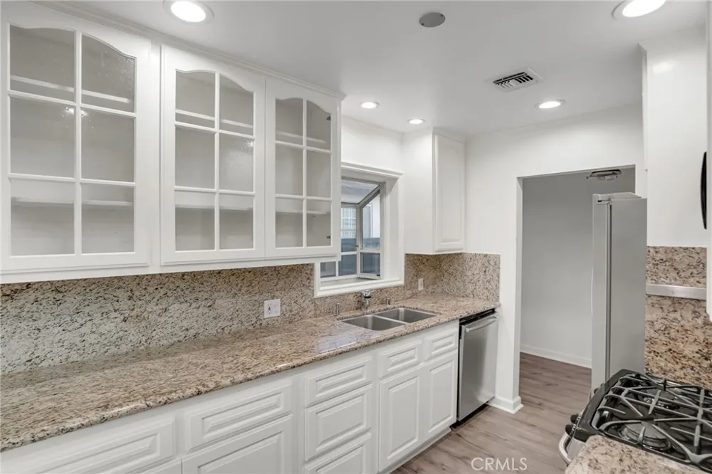 22432 Berdon Street Woodland Hills, CA 91367