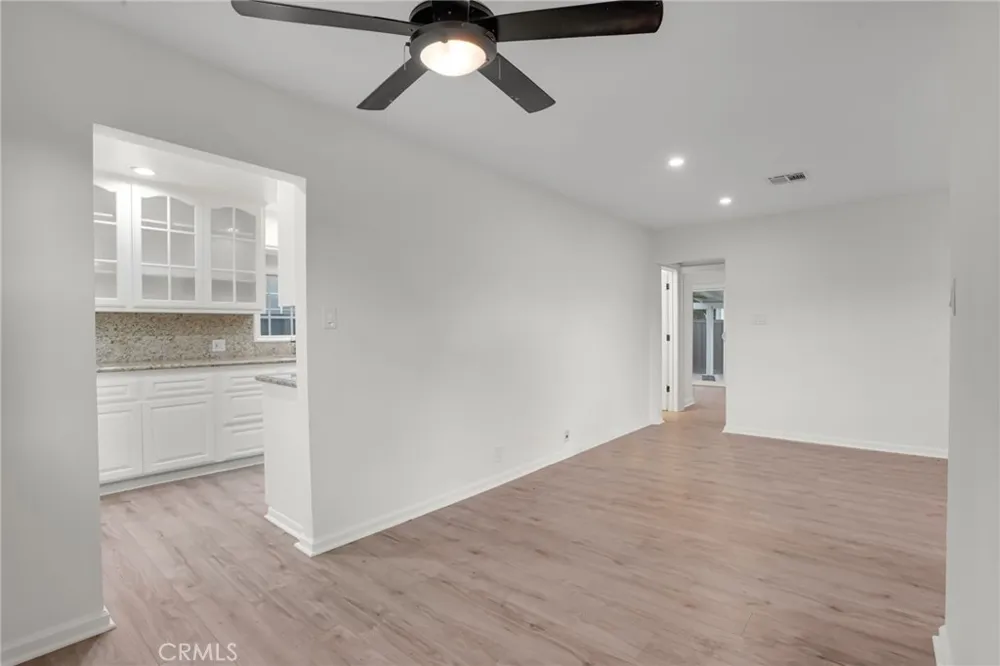 22432 Berdon Street Woodland Hills, CA 91367
