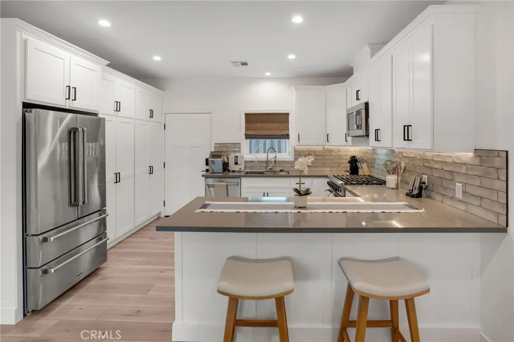 22432 Berdon Street Woodland Hills, CA 91367