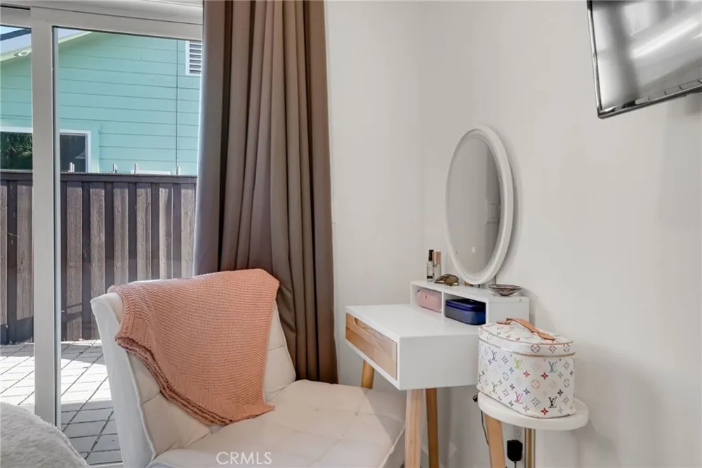 22432 Berdon Street Woodland Hills, CA 91367