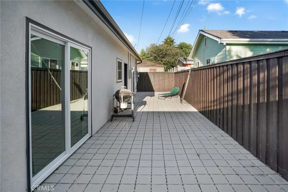 22432 Berdon Street Woodland Hills, CA 91367