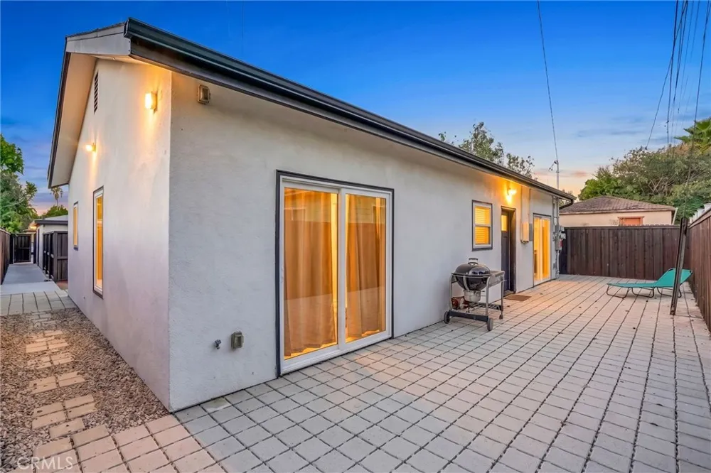 22432 Berdon Street Woodland Hills, CA 91367