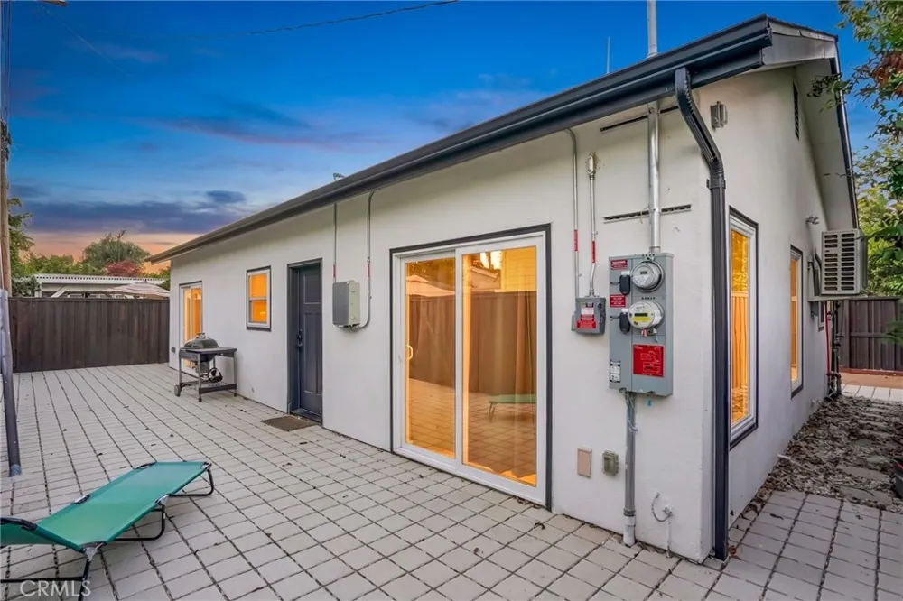 22432 Berdon Street Woodland Hills, CA 91367