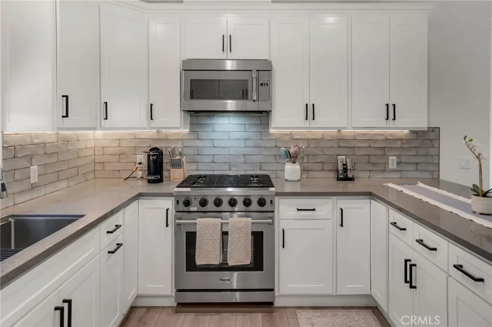 22432 Berdon Street Woodland Hills, CA 91367