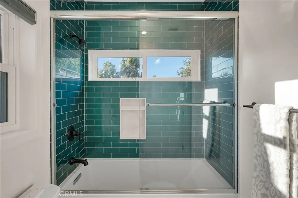 22432 Berdon Street Woodland Hills, CA 91367