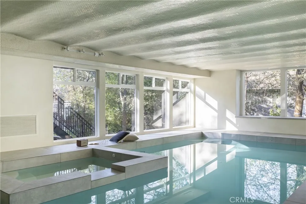 995 Tirol Lane Lake Arrowhead, CA 92352