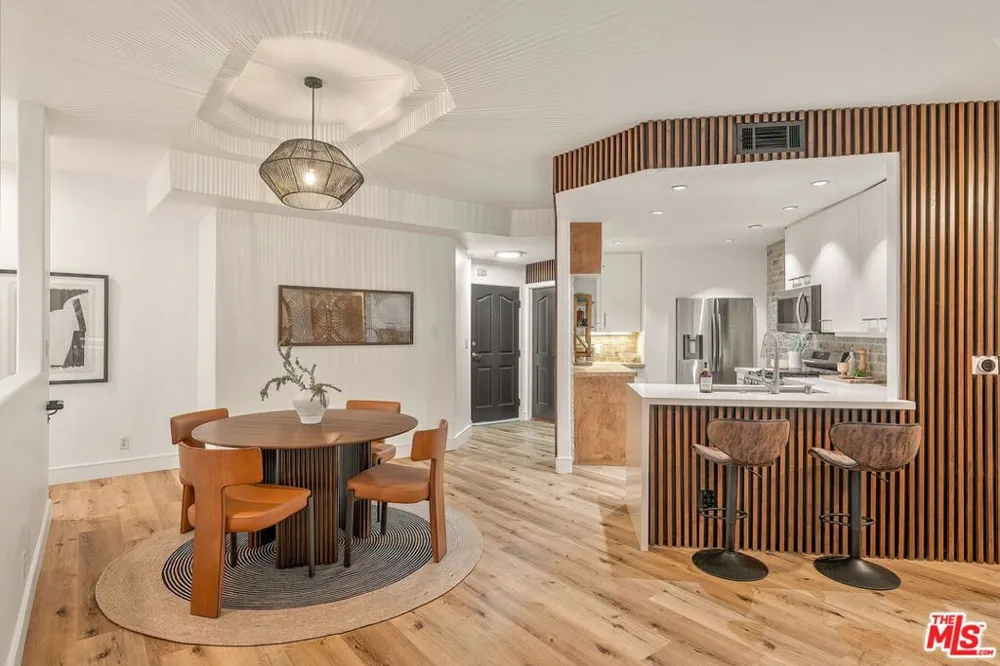 1160 Granville Avenue #104 Los Angeles, CA 90049