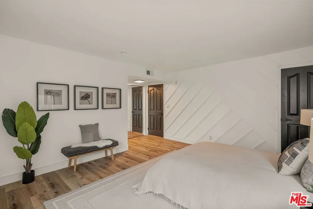 1160 Granville Avenue #104 Los Angeles, CA 90049