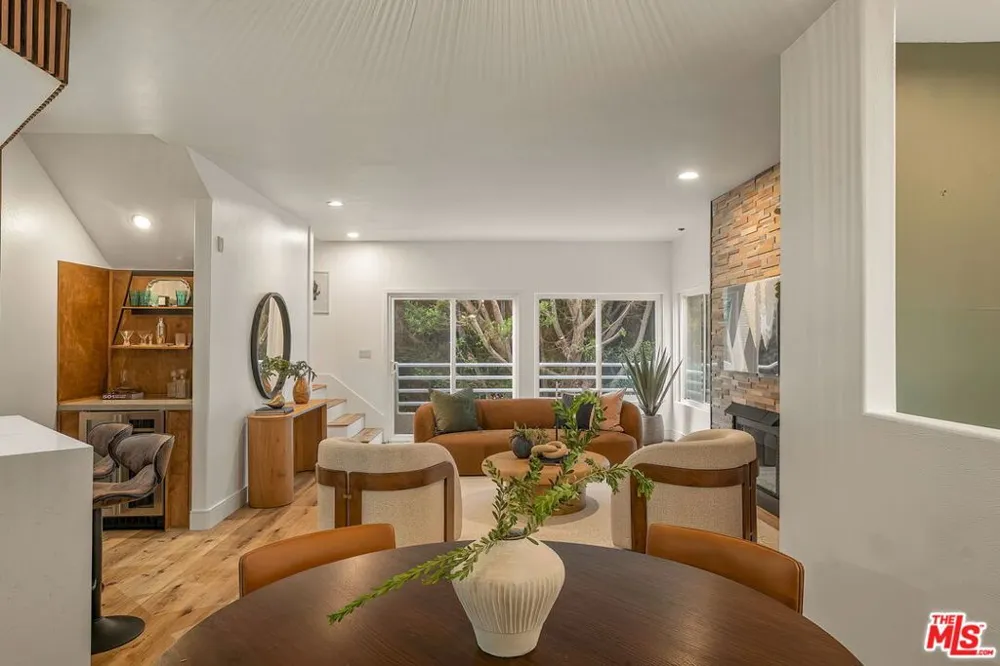 1160 Granville Avenue #104 Los Angeles, CA 90049